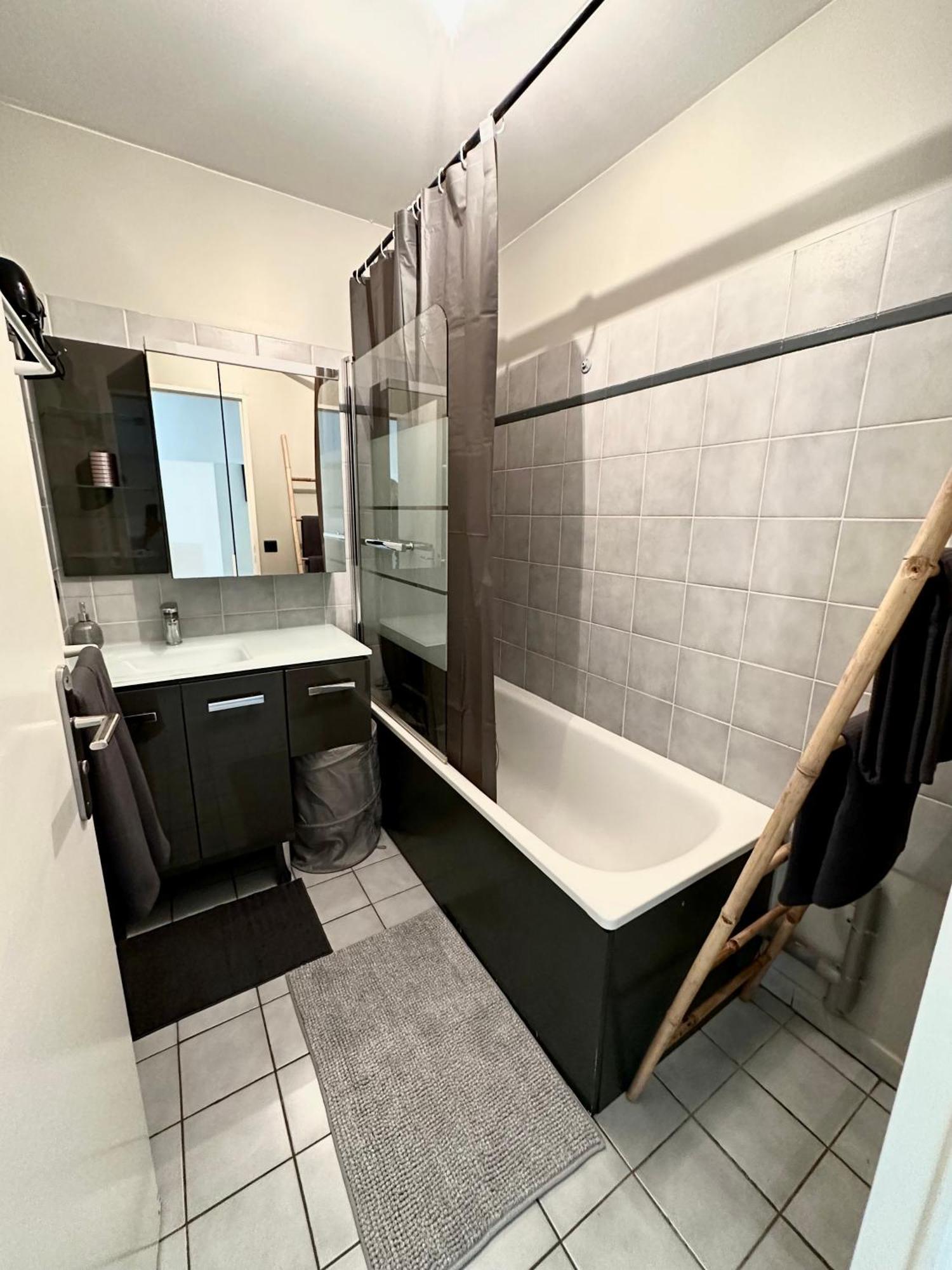 Appart' Calme - 48M² - Proche Versailles - Paris エランクール エクステリア 写真