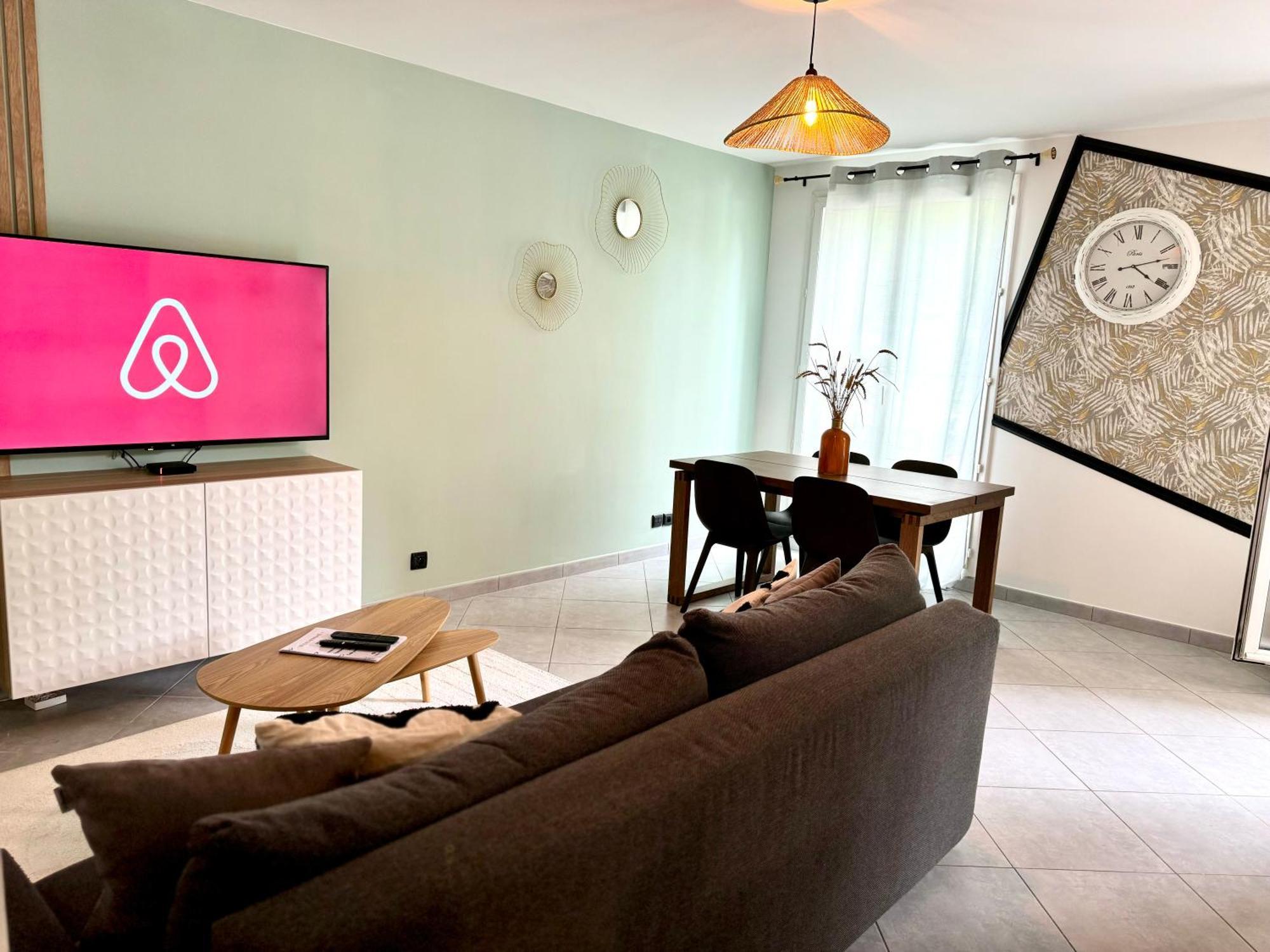 Appart' Calme - 48M² - Proche Versailles - Paris エランクール エクステリア 写真
