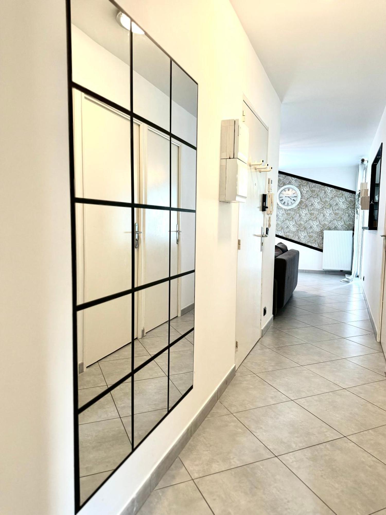 Appart' Calme - 48M² - Proche Versailles - Paris エランクール エクステリア 写真