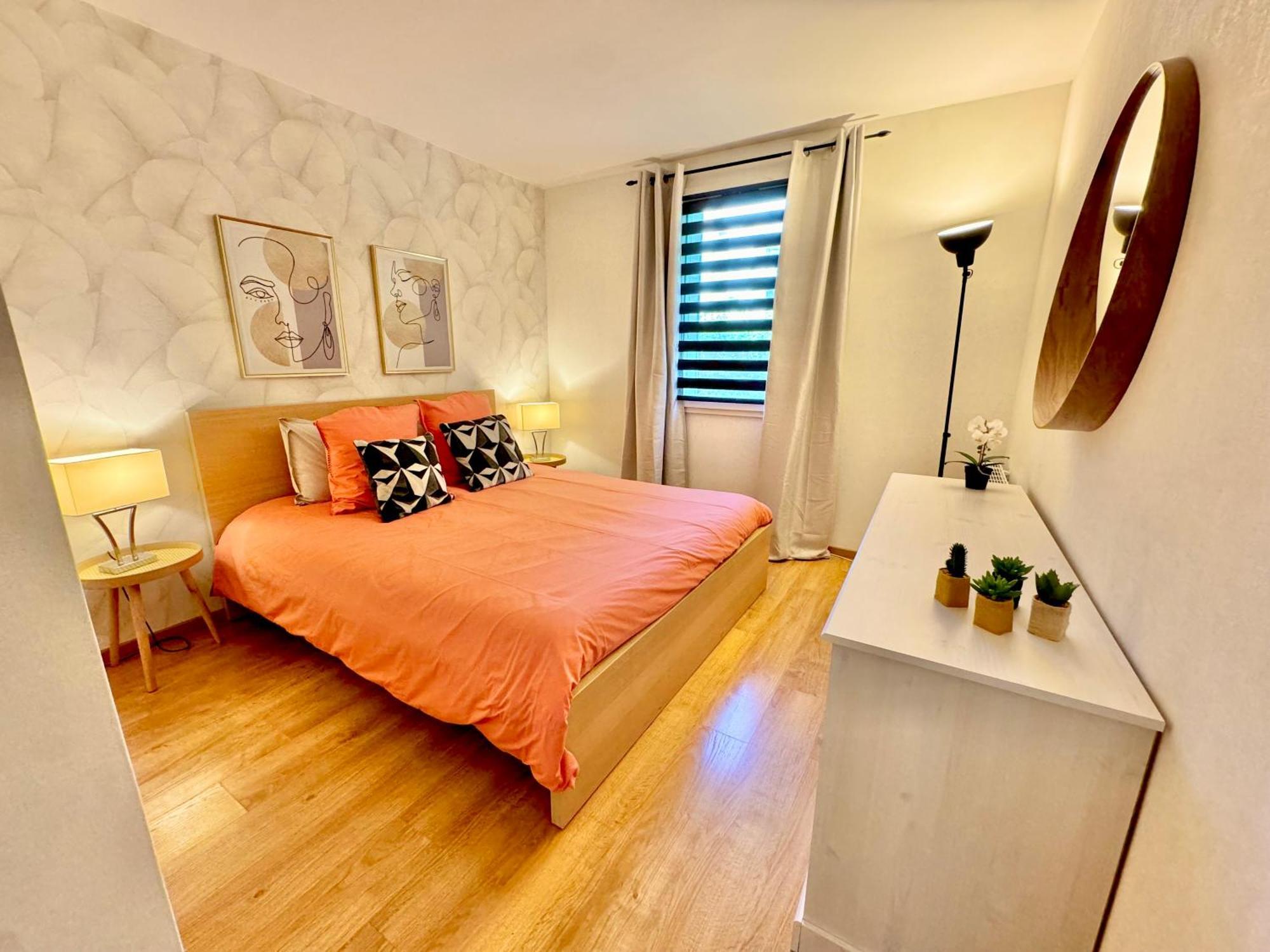 Appart' Calme - 48M² - Proche Versailles - Paris エランクール エクステリア 写真